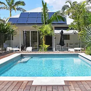 Bed & Breakfast Byron Palms & - Adults Only, Byron Bay